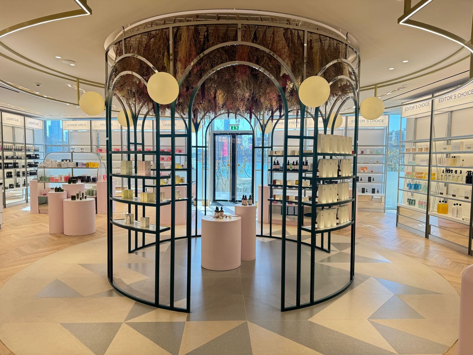 LA MAXIME Debuts at Galeries Lafayette with Australian Botanical Formulations