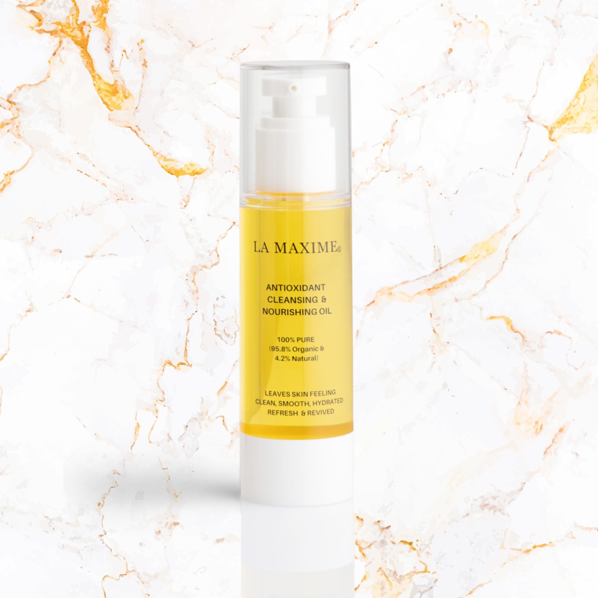 La_Maxime_Cleansing_Oil_Life_style_7048f23b-1a41-4ac8-a2fe-f906fc3fdd9d.jpg