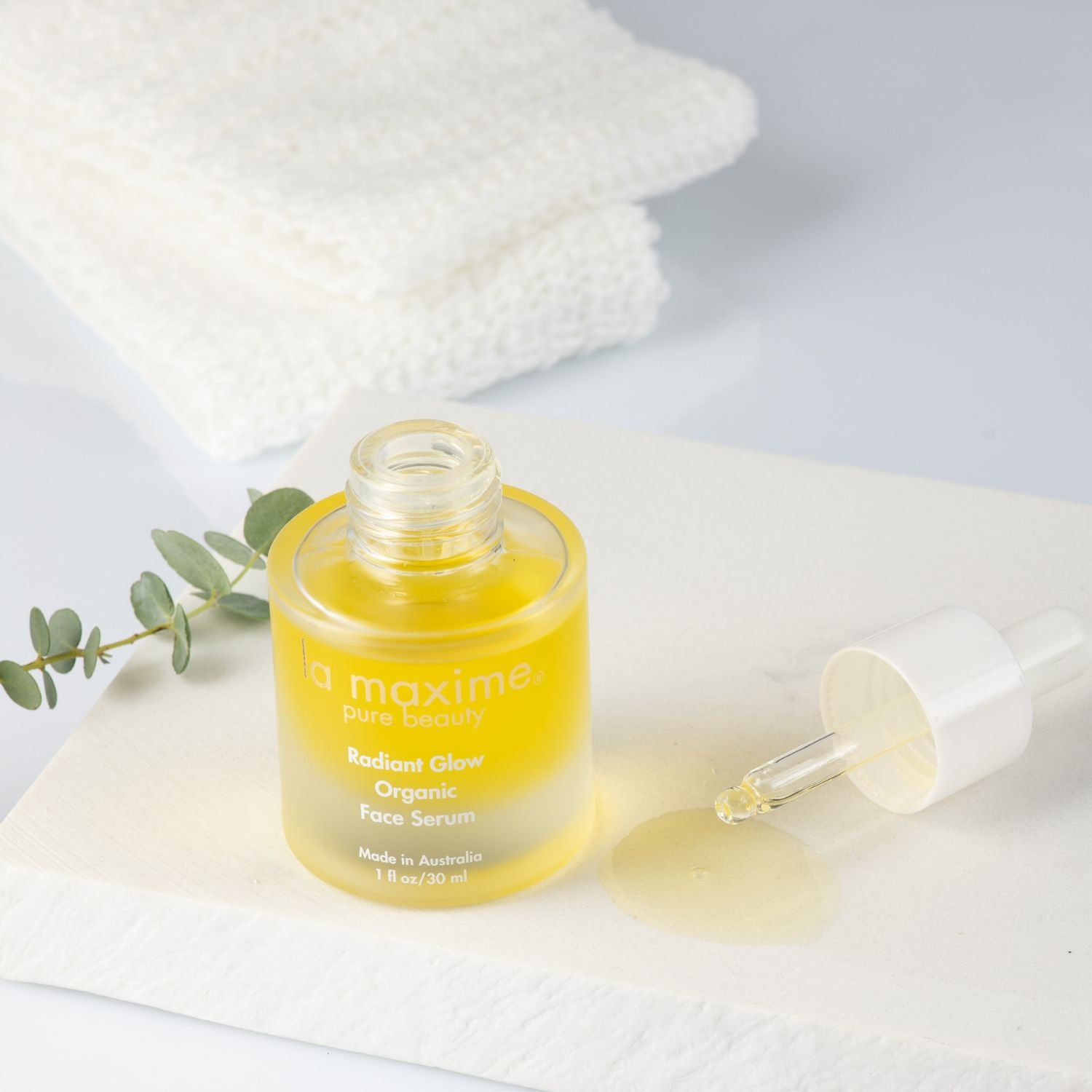 Antioxidant rich face oil serum with lightweight texture to nourish dry and mature skin