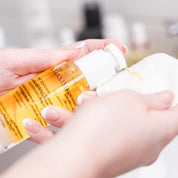 LA MAXIME Cleansing Oil how to use removing makeup while nourishing mature skin