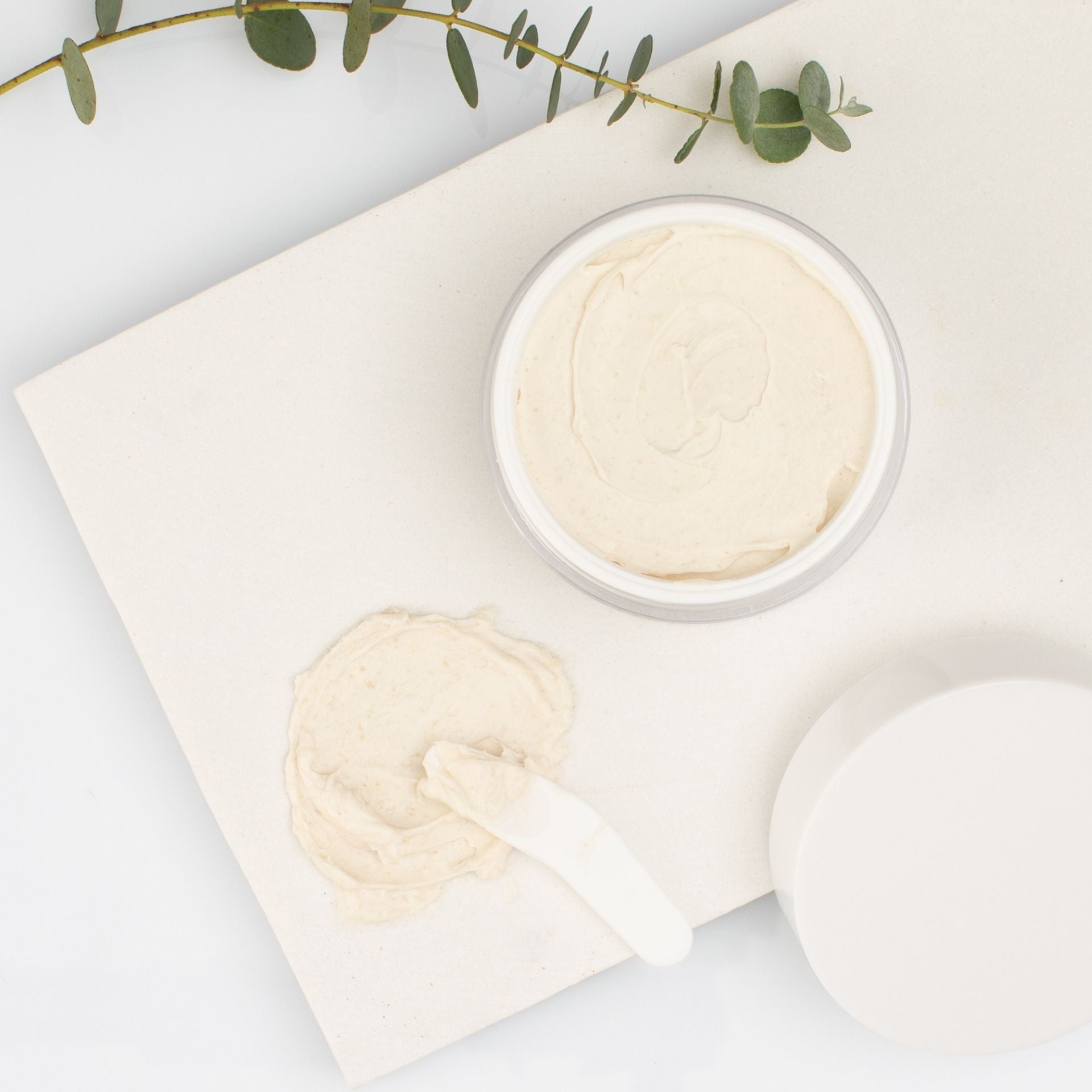 Texture of LA MAXIME  Dewy Glowy Exfoliating Scrub and Hydrating Mask